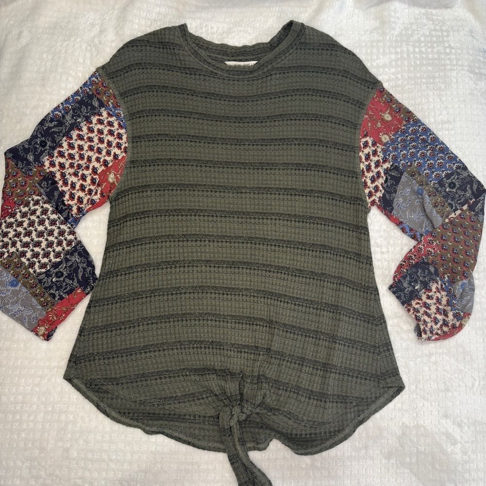Alchemy Thread Lightweight Boho Top‎ Sz Small Patch sleeves Olive Green Shirt